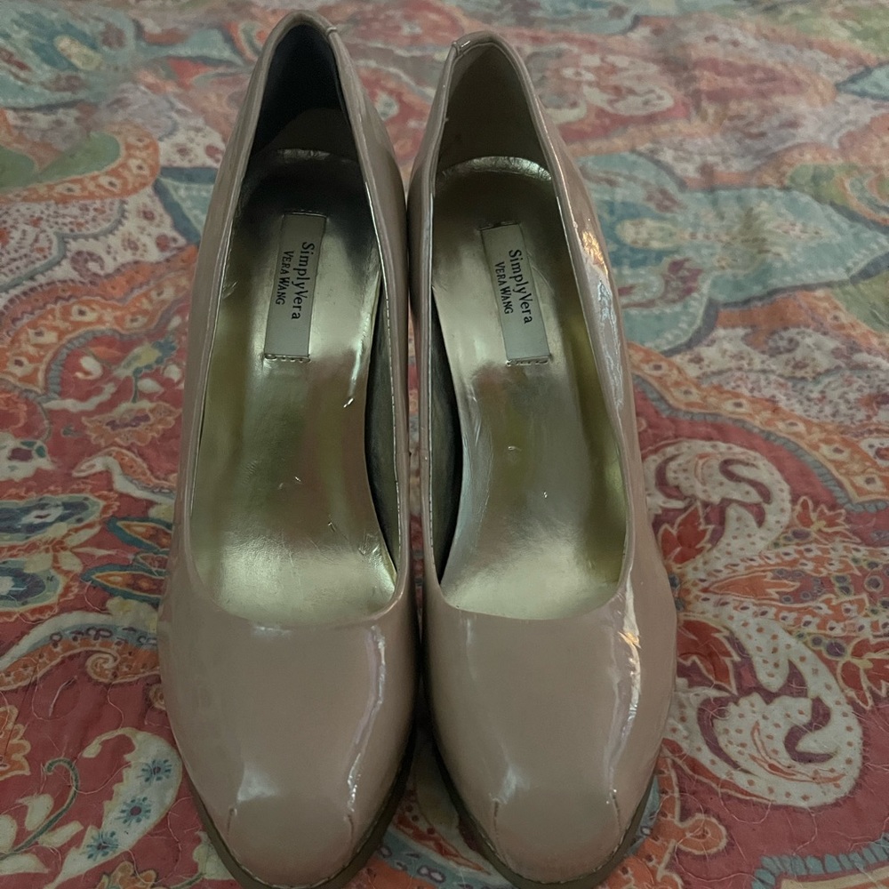 Ladies Vera wang heels